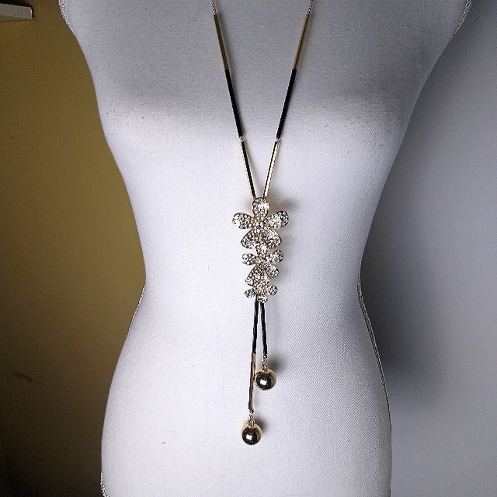 Natasha Rhinestone Necklace 31" To Pendant Floral Gold Tone EUC